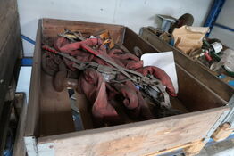 Palle med skraldetaljer, kædetaljer m.m.