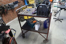 Opbevaringsvogn med indhold