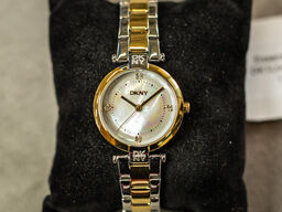 Ur DKNY Essential Mini 28 mm