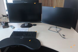 2 stk. skærme PHILIPS BDM3270 og 276E / tastatur m.m.