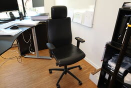 Kontorstol GS samt whiteboard