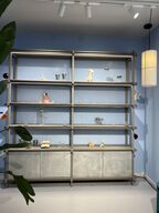 Reolsystem m. LED lys under hylderne 212x205x37cm