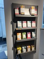 Væghængt reol 120x58x12 cm