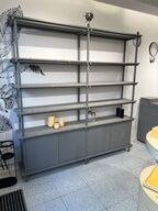 Reolsystem m. LED lys under hylderne