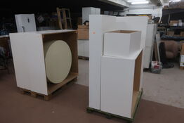 Div. udstillings kasser/repo på 3 paller 