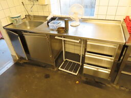 Rustfri stålbord med vask