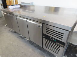 Kølebord i rustfrit stål GGMGASTRO