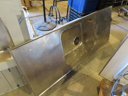 Rustfri bordplade med vask