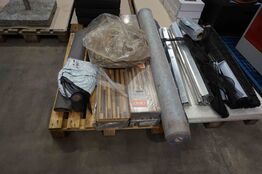 2 paller med byggematerialer 