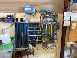 4 stk. sortimentsreoler med indhold