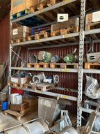 Indhold på pallereol af diverse el-artikler