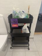 Toiletvogn med indhold 