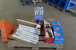 Diverse konfettirør og ølbonger