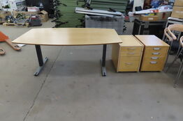 El. hæve/sænke skrivebord, 2 stk. skuffemoduler samt kontorstol