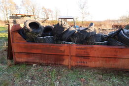 Container samt div. Dæk