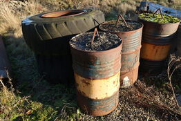 Div. Dæk, spande med beton m.m.