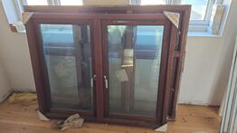 2 stk. Mahogni vinduer