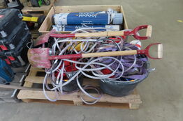 Palle med Diverse værktøj samt LED lysstrip 