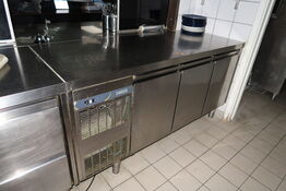 Kølebord ZANUSSI ZH3KBAAA