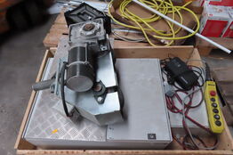 El-motor med hjul + el-skab