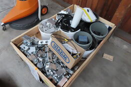 Palle med diverse bolte, alu mv. 