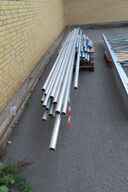 Palle med diverse rør mv. 