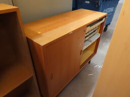 Kommode med skydelåger