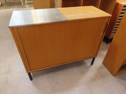 Kommoder med Jalousilåge