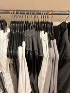 Stort parti dametøj – blandede styles og størrelser SE BILLEDER