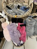 Stort parti dametøj – blandede styles og størrelser SE BILLEDER