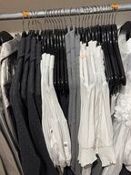Stort parti dametøj – blandede styles og størrelser SE BILLEDER