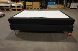 Vega kontinentalseng 140x200 cm med stålben 