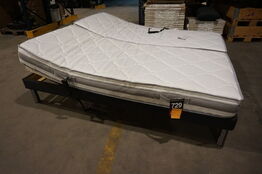 Vega elevationseng med Nordisk fjer Comfort madrasser 180x200 cm 