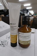 Kasse med assorterede hårprodukter INSIGHT