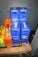 10 kasser sodavand PEPSI