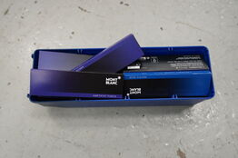 Kasse med div. MONT BLANC blæk