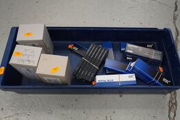 Kasse med div. MONT BLANC blæk