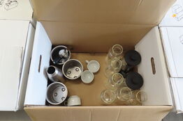 Kasse med karafler & stempelkander