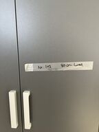 1 stk. samlet højskab uden sokkel med 2 hylder og 1 bøjlestang