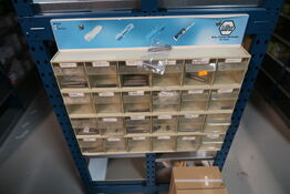 Sortimentsreol med indhold