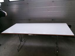 Bord sammenklappeligt