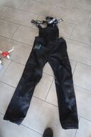 1 par overalls str. C54