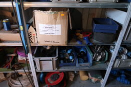 Lagerreoler med div. Varelager og reservedele