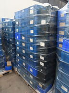 Palle med plastkasser