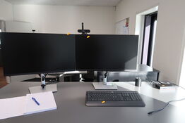 2 stk. computerskærme DELL P2722H, tastatur og dockingstation