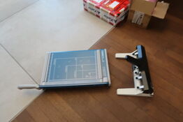 Skærebord DAHLE 533 samt hulmaskine LEITZ AKTO 5114