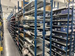 Rækker med lager hylder * Uden indhold