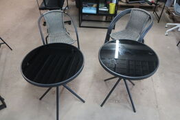 2 stk. cafeborde og 4 stk. stole JYSK 