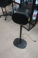 Højtaler SONOS ERA 300 på stativ