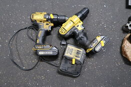 2 stk. akku håndværktøj DEWALT DCD733, DCD777 med 2 stk. batterier og lader